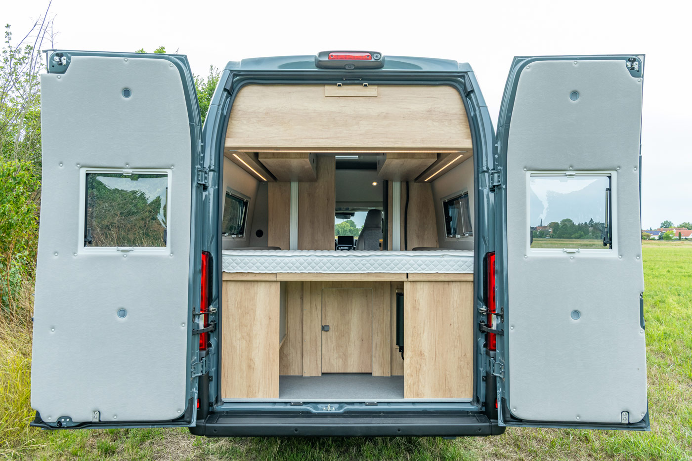 La Strada Avanti R – Rear storage
